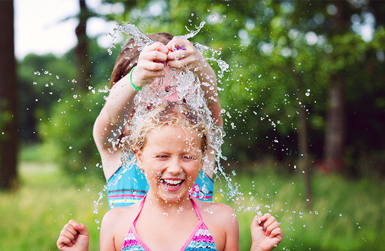 10 Wasserspiele: Kinder werden sie lieben!